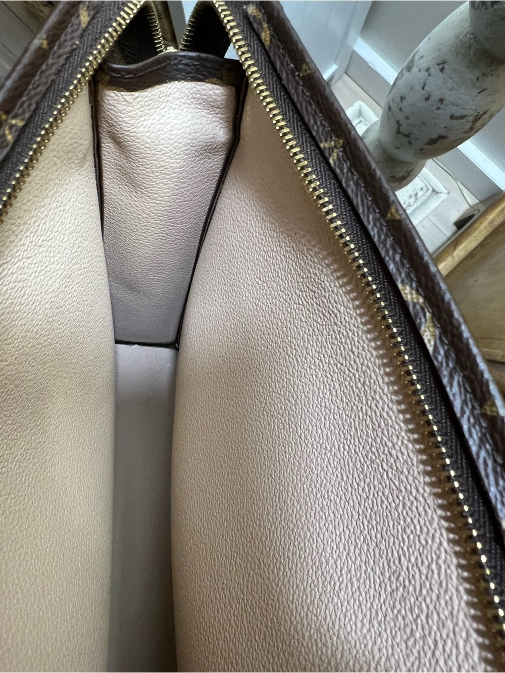 Louis Vuitton Monogram Canvas Brown & Tan Pouch - Picture 4 of 12